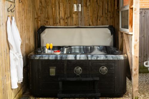 two_bedroom_holiday_rental_with_hot_tub_north_yorkshire